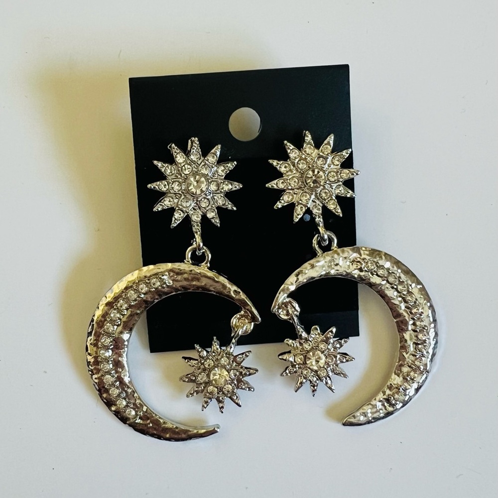 NEW Silver Crescent Moon and Star Silver Tone Earrings✨